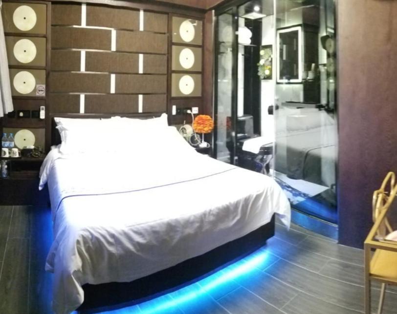Star City Hotel Hong Kong Exterior photo